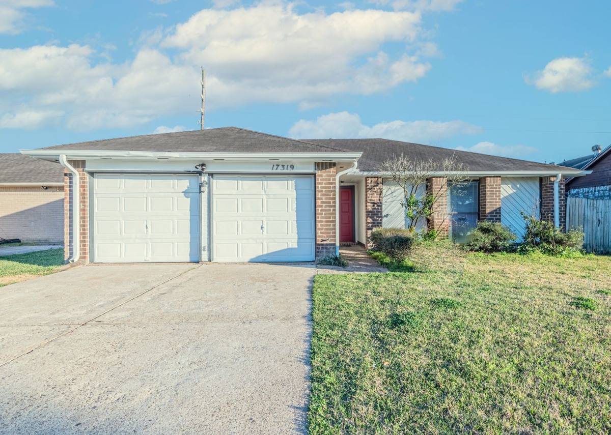 House for rent at 17319 Gaucho Dr, Houston, TX 77083
