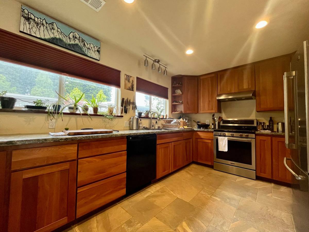 3613 Sequoia Lane, Eureka, CA 95503