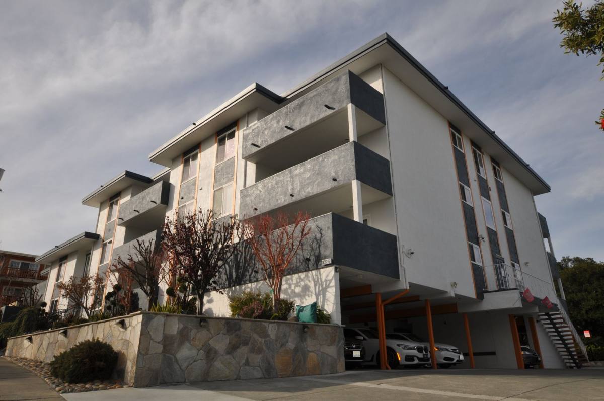 Apartment for rent at 1326 Palos Verdes Dr, San Mateo, CA 94403