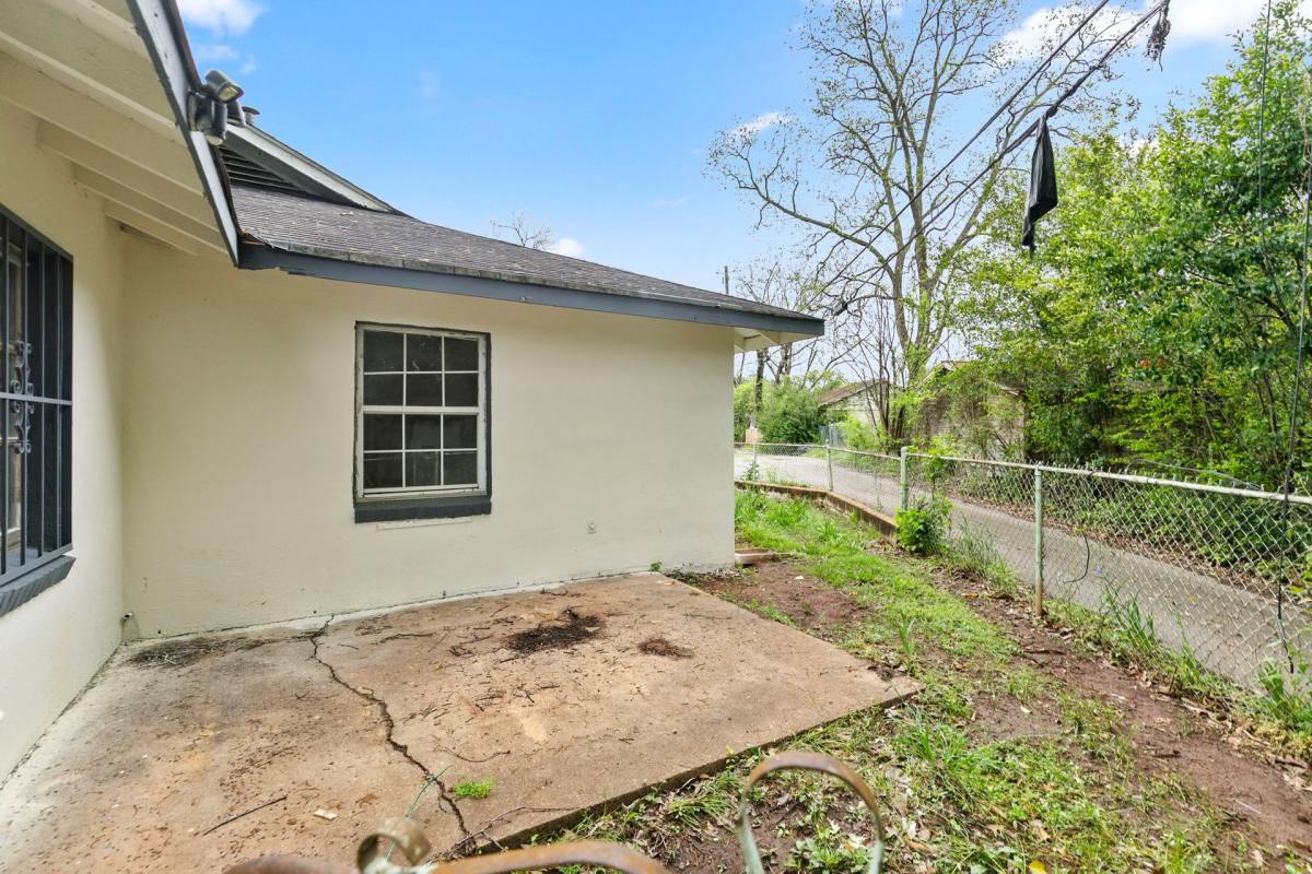 Apartment for rent at 40th Place Triplex, Fairfield, AL 35064