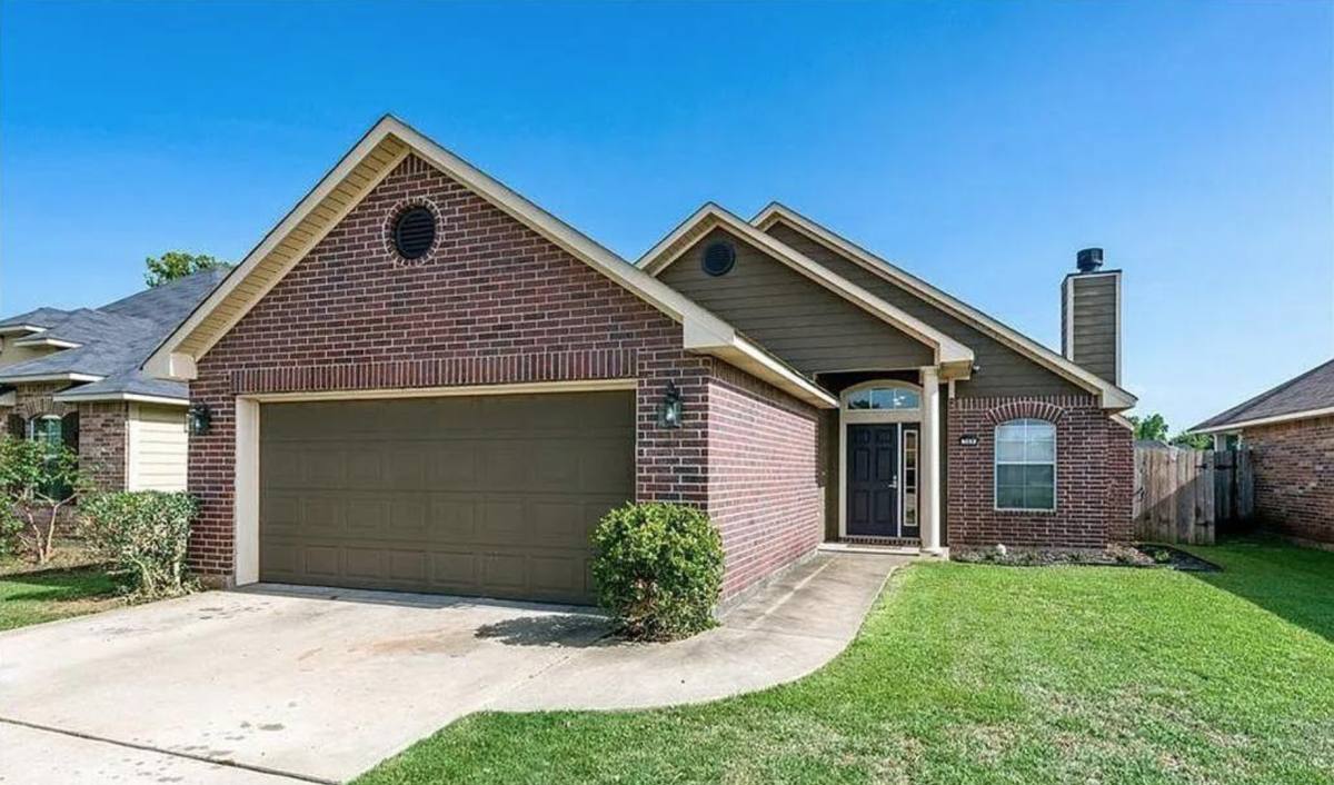 House for rent at 369 Gaston Lane, Bossier City, LA 71112