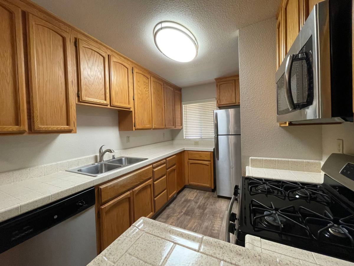 Condo for rent at 5325 El Caminio Ave, Carmichael, CA 95608