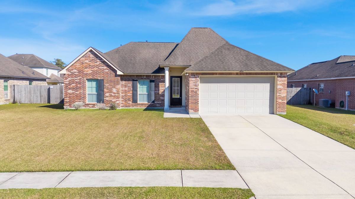 House for rent at 17658 Feather Ridge Dr, Prairieville, LA 70769