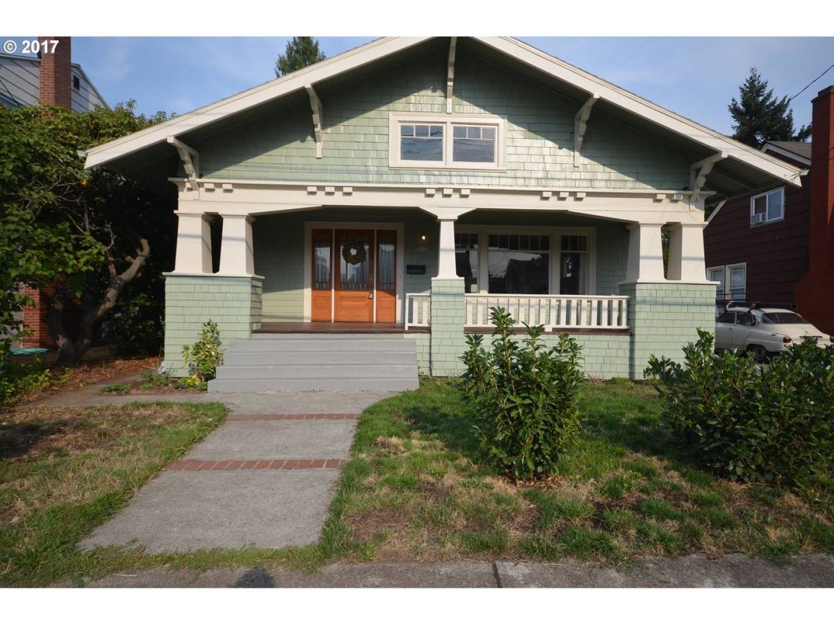 House for rent at 2926 NE 57th Ave, Portland, OR 97213
