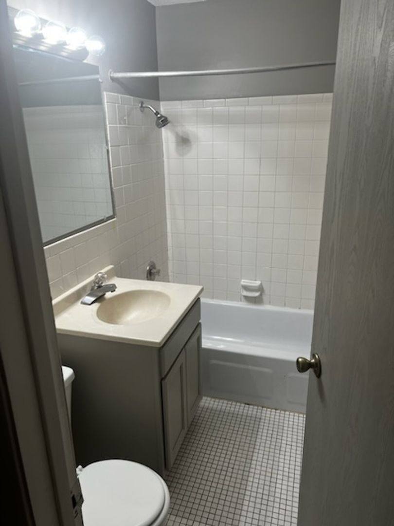 Apartment for rent at 2525 Harriet Ave, Minneapolis, MN 55405
