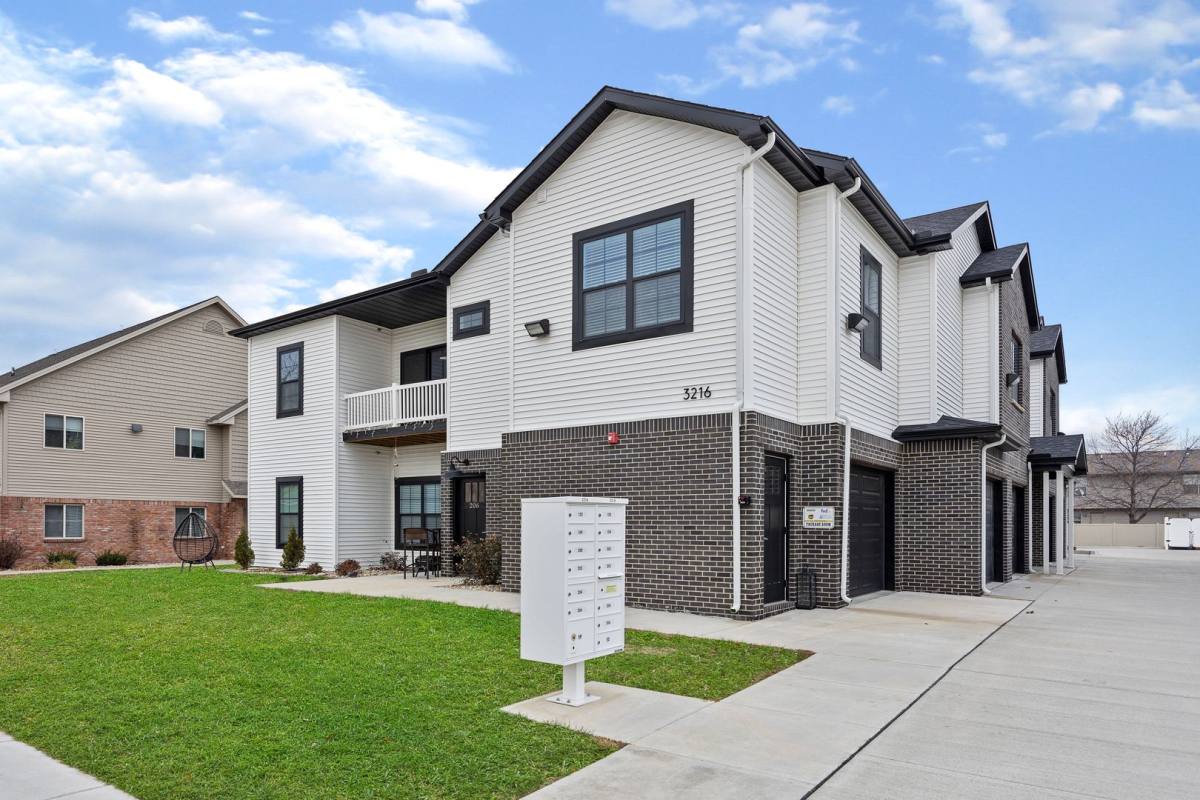Apartment for rent at 3216 Gerig Dr, Bloomington, IL 61704
