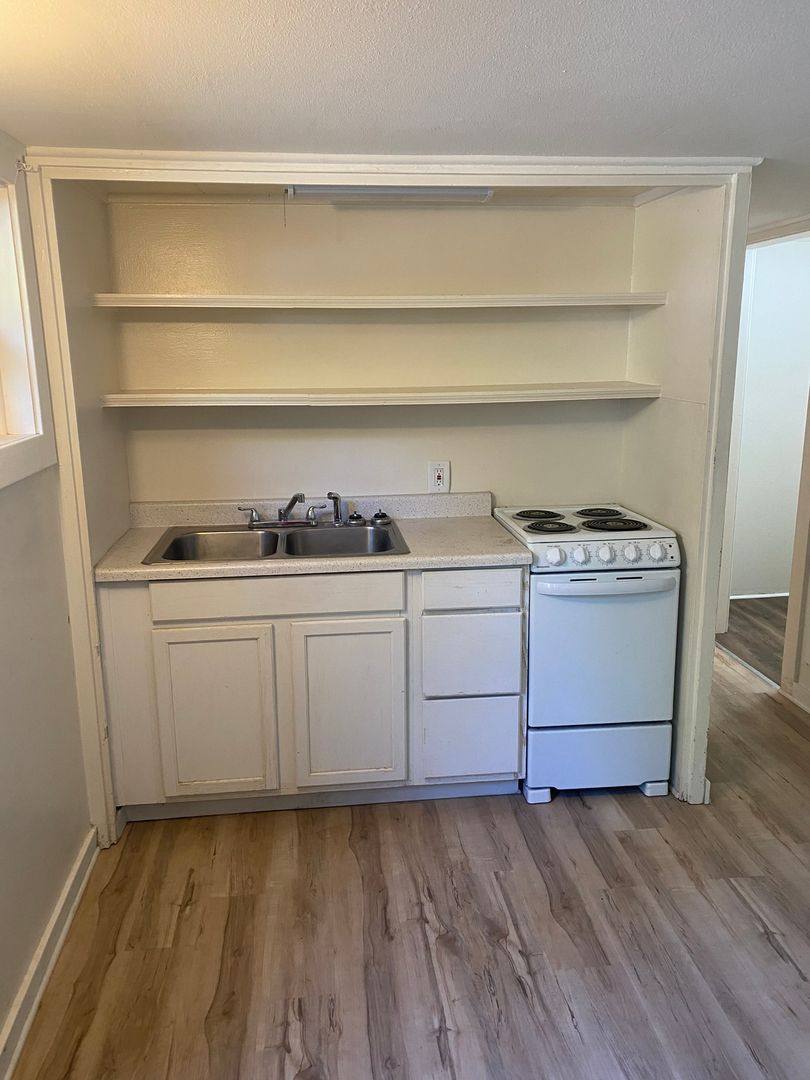Apartment for rent at 1045 1047 1049 Mill St, Eugene, OR 97401