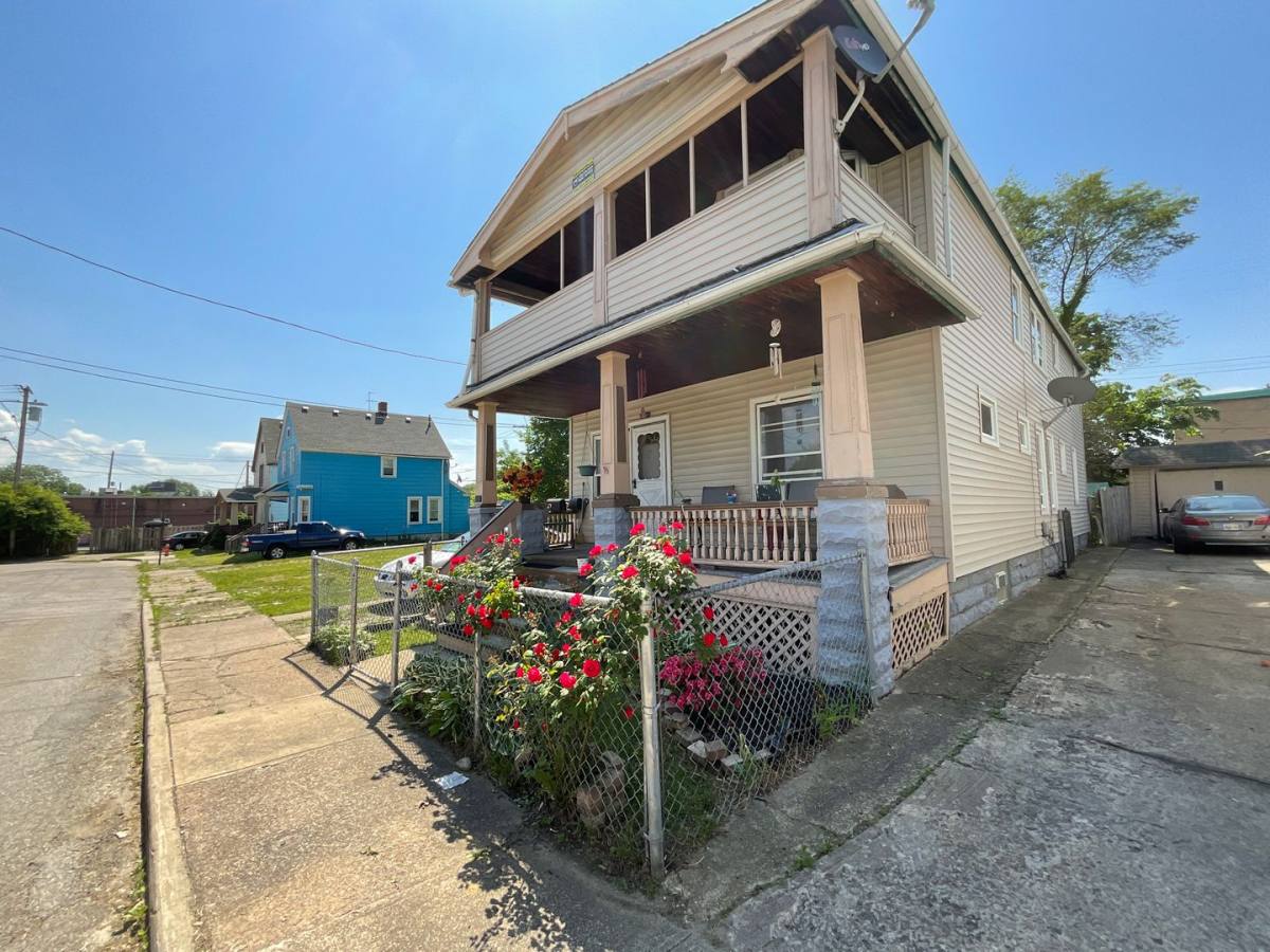 Apartment for rent at 2905 Delmar Ave, Cleveland, OH 44109