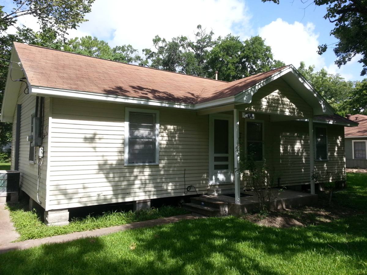 House for rent at 2110 N Galveston Ave, Pearland, TX 77581