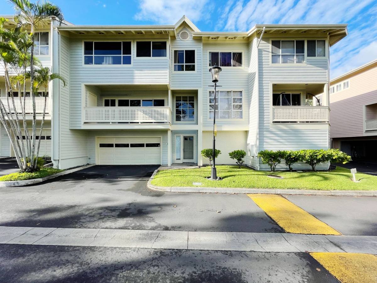 Townhouse for rent at 1340C Moanalualani Place, Honolulu, HI 96819