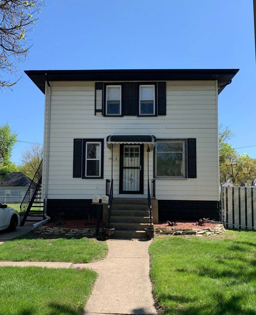 Apartment for rent at 2551 Ridge Rd, Lansing, IL 60438