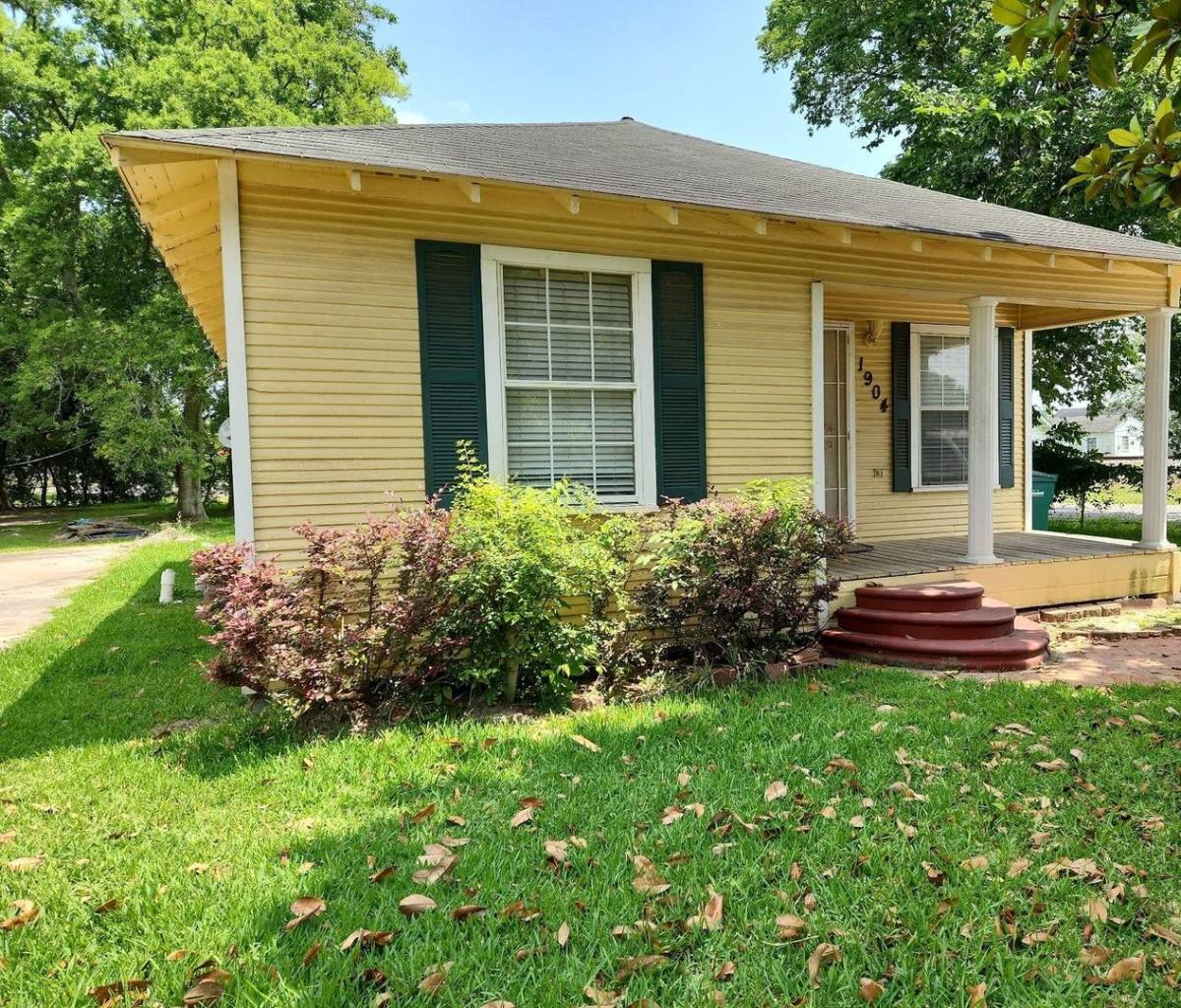 House for rent at 1904 Harriot St, Beaumont, TX 77705