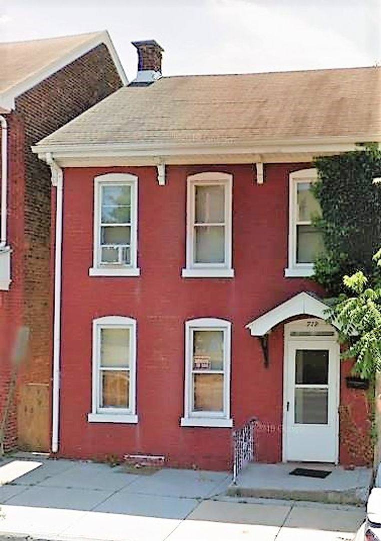 House for rent at 712 Locust St, Lebanon, PA 17042