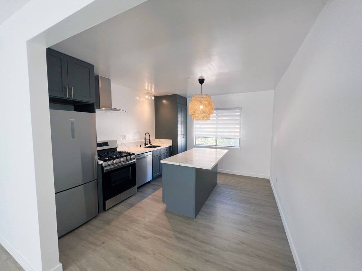 Apartment for rent at 521-523 E Live Oak Ave, Arcadia, CA 91006