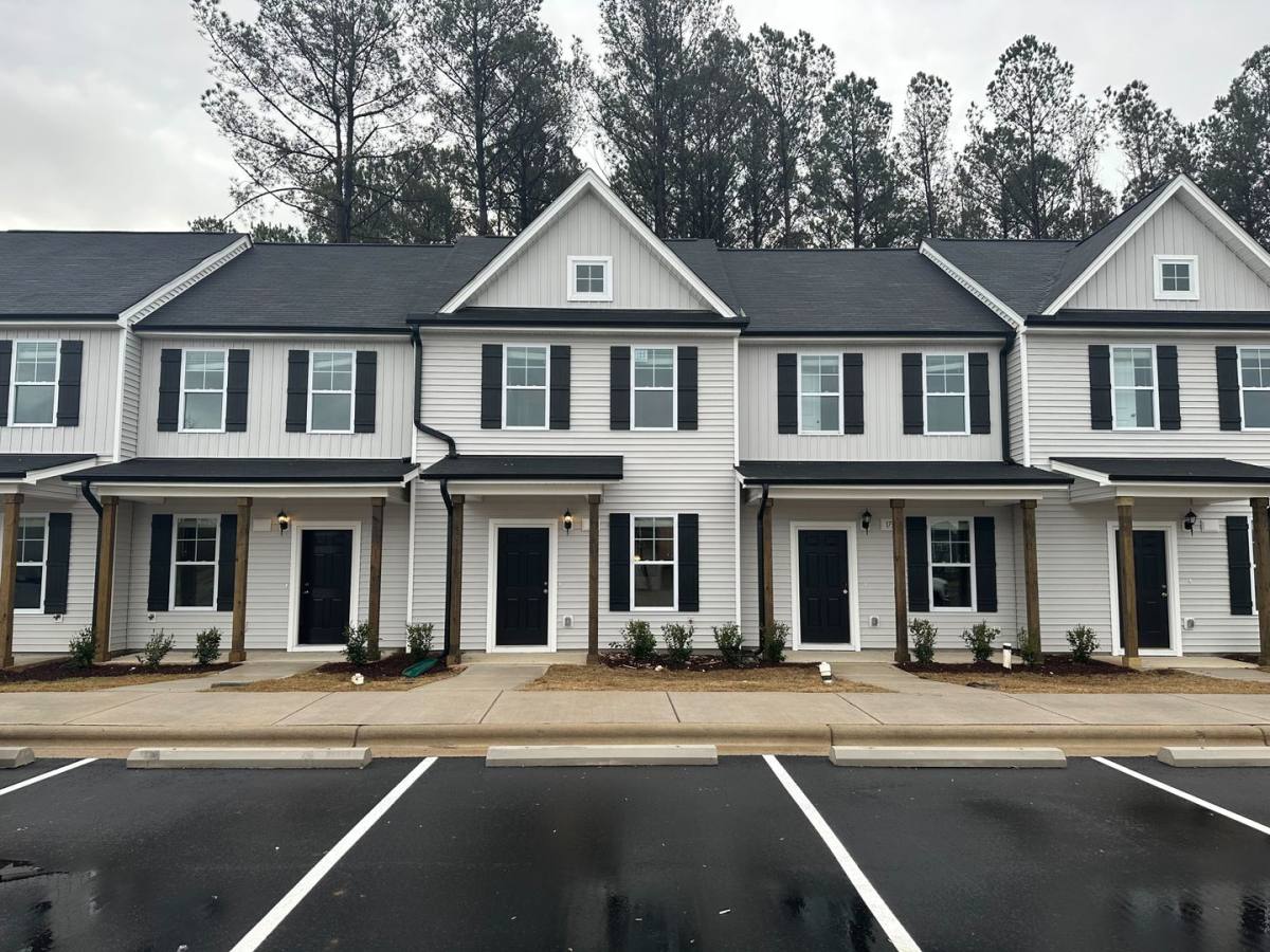 Townhouse for rent at 173 Spirea Dr, Smithfield, NC 27577