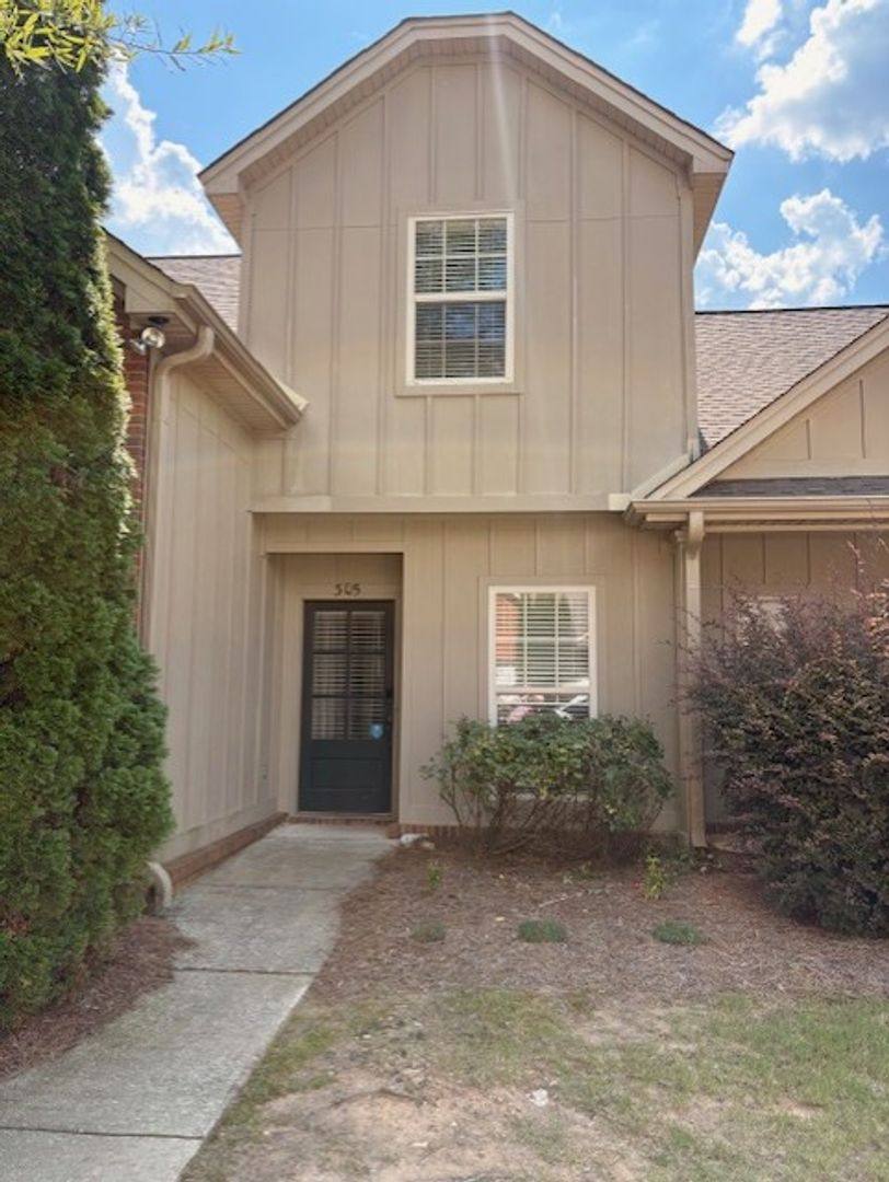 Condo for rent at 1630 Academy Dr, Auburn, AL 36830