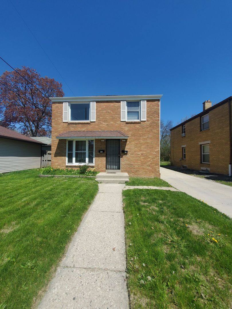 Apartment for rent at 1216-1218 W Hope Ave, Milwaukee, WI 53209