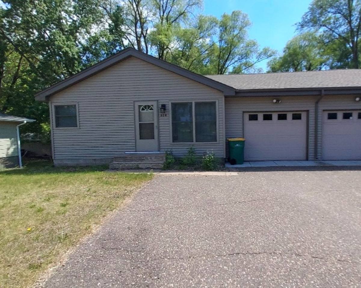 House for rent at 814 Wisconsin St, Hudson, WI 54016