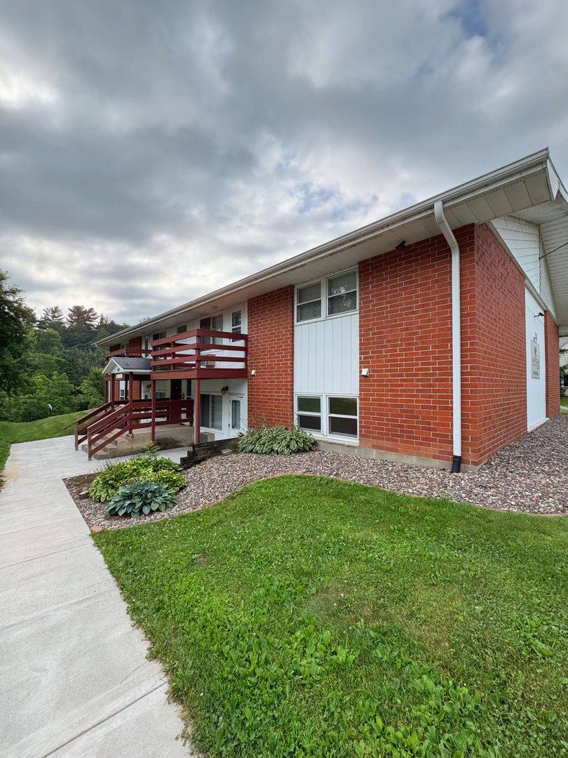Apartment for rent at 300 Mill St, Melrose, WI 54642