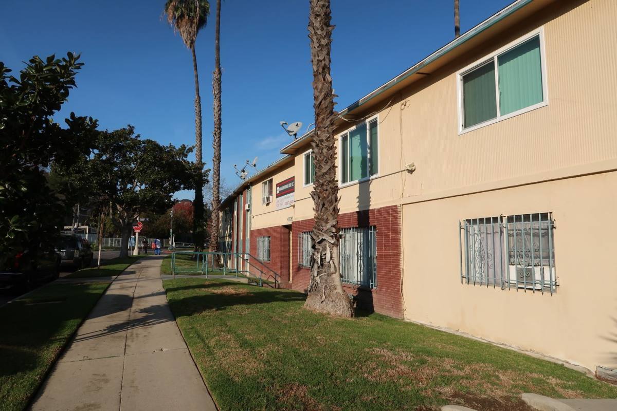 Apartment for rent at 4535 Santo Tomas Dr, Los Angeles, CA 90008