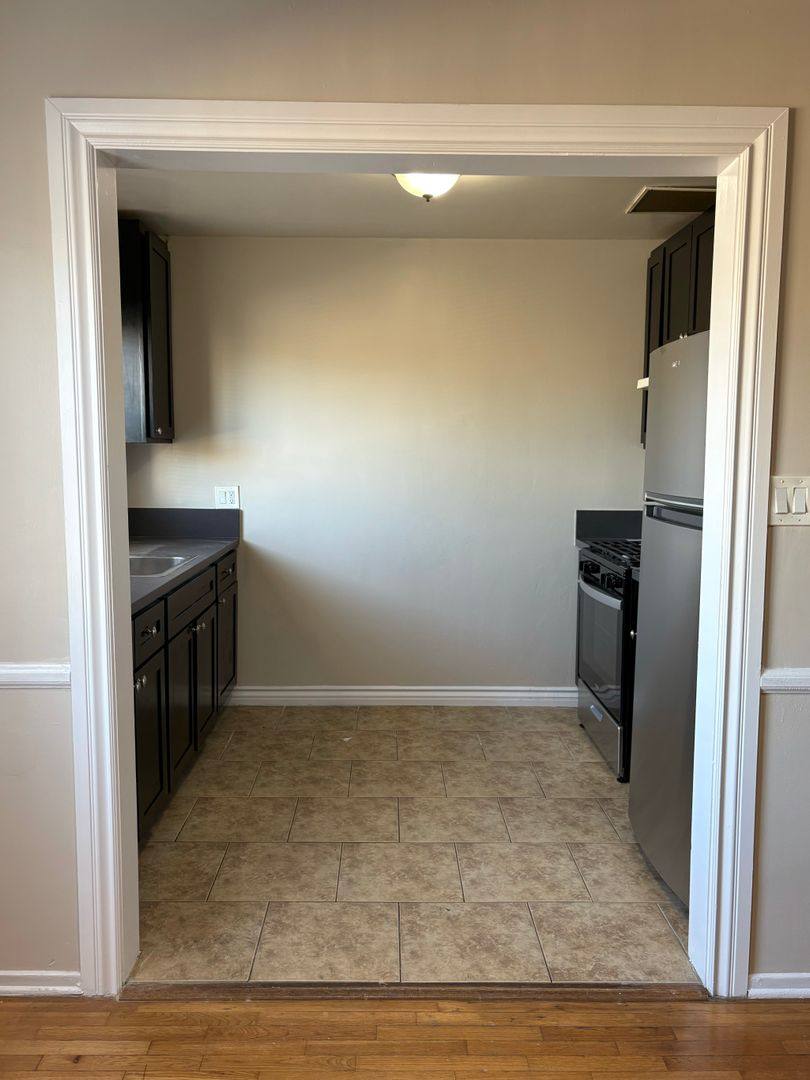 Apartment for rent at 4535 Santo Tomas Dr, Los Angeles, CA 90008