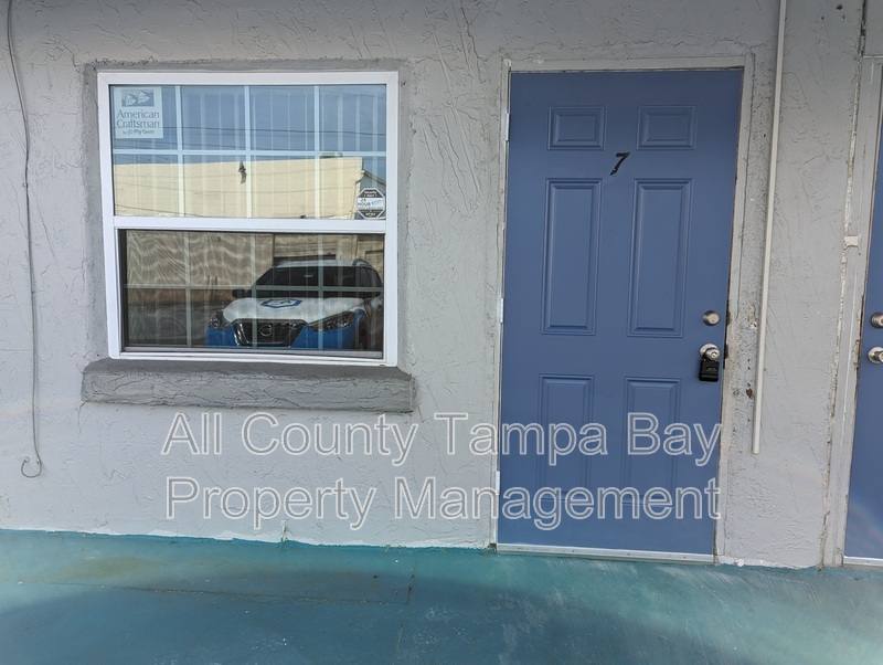 Apartment for rent at 9718 N Nebraska Ave, Tampa, FL 33612