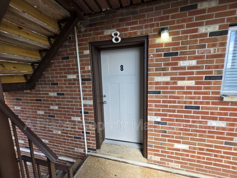 Apartment for rent at 2625 S Big Bend Blvd, Saint Louis, MO 63143