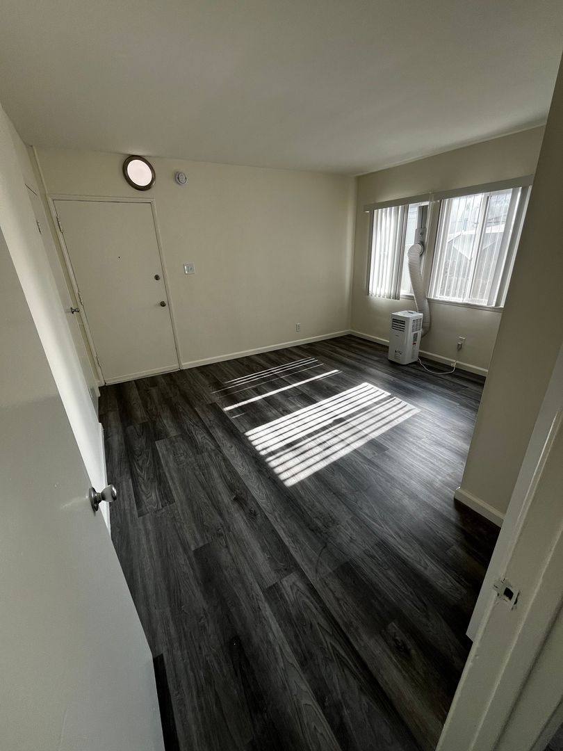 Apartment for rent at 5634 Auckland, North Hollywood, CA 91601