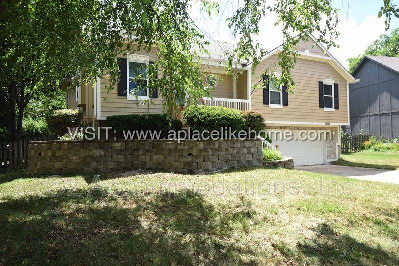 House for rent at 15306 Riley St, Overland Park, KS 66223