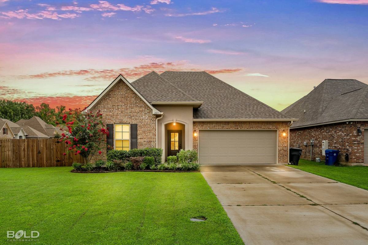 House for rent at 223 Piper Dr, Shreveport, LA 71106