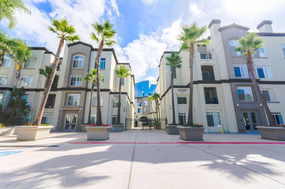 Condo for rent at 9245 Regents Rd, La Jolla, CA 92037