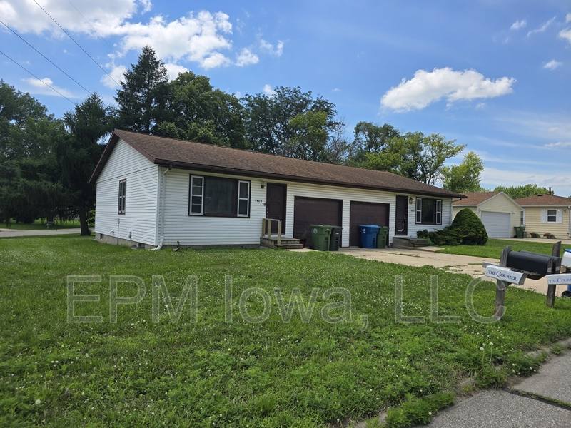 House for rent at 1405 Robin Rd, Waterloo, IA 50701