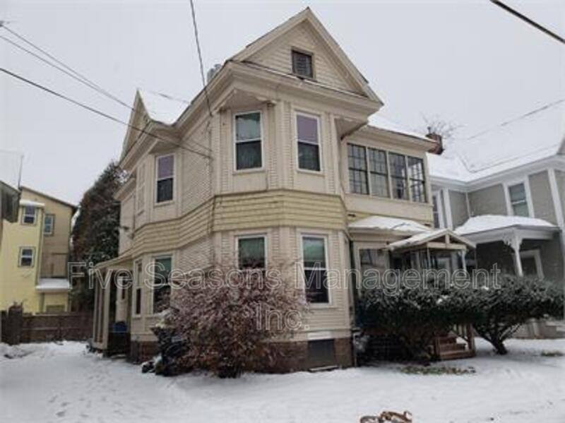 Apartment for rent at 55 Greene St #4, Burlington, VT 05401