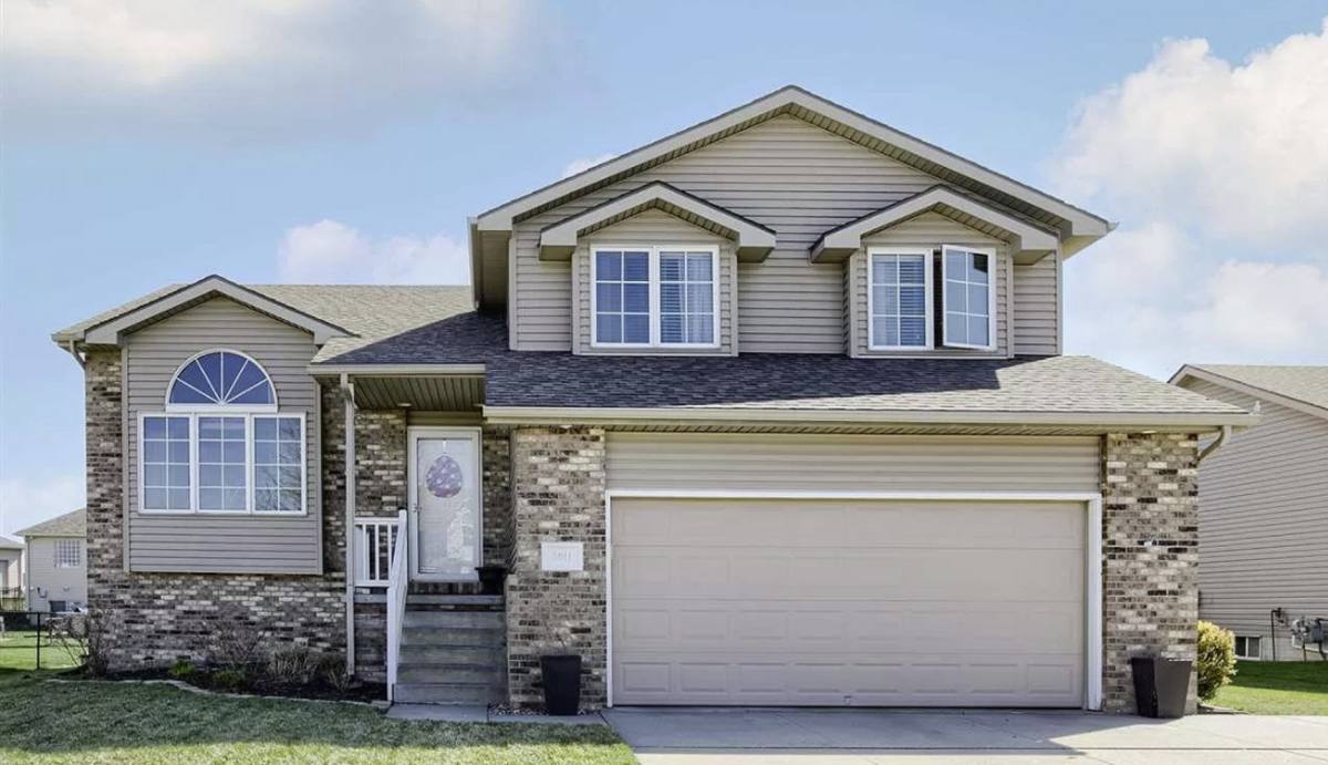 House for rent at 5911 Clear Creek, Lincoln, NE 68516