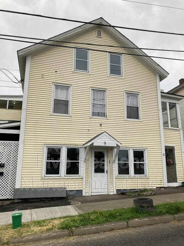 Apartment for rent at 9 Chase St #2, Burlington, VT 05401