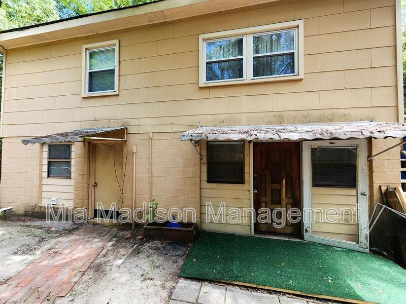 Apartment for rent at 40 1 2 Wesley St, Savannah, GA 31406