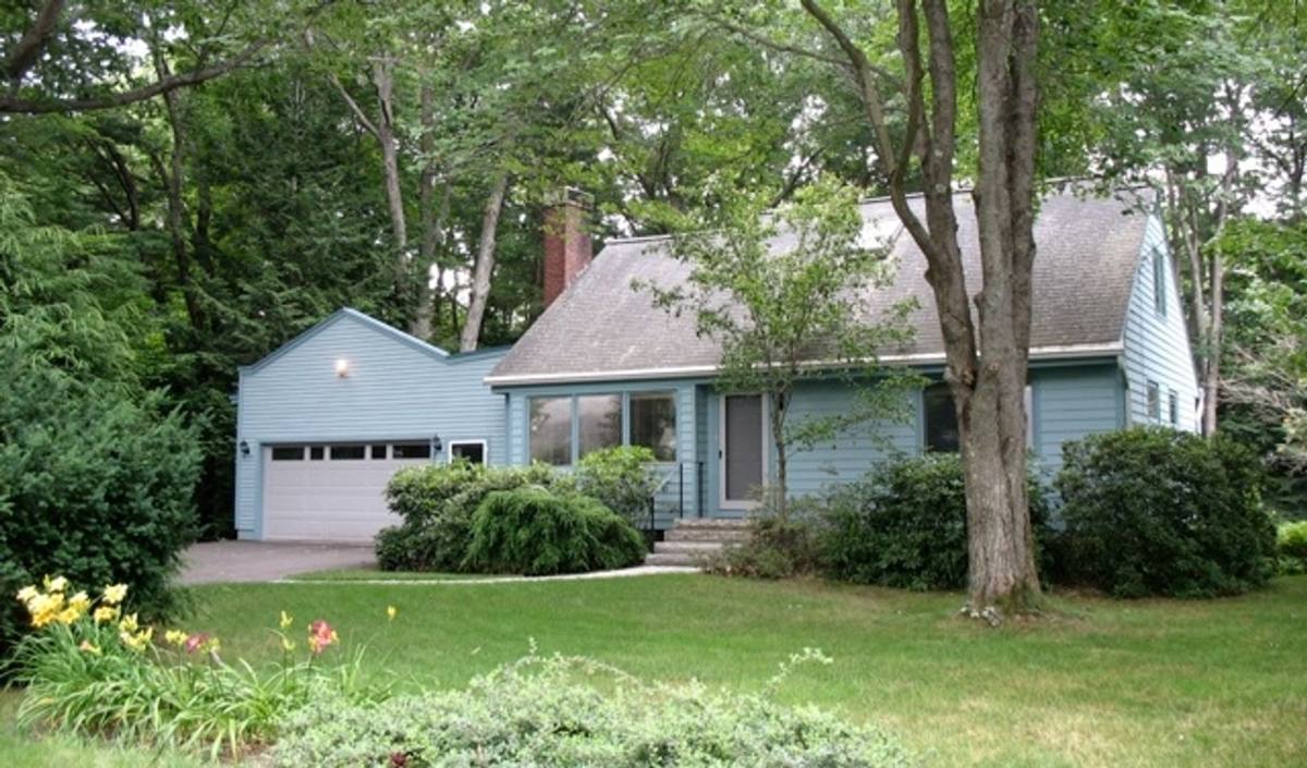 Townhouse for rent at 27 Magean St, Brunswick, ME 04011