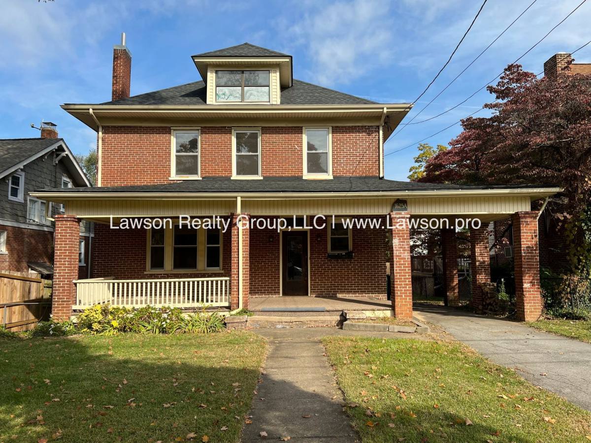 Apartment for rent at 1625 Westover Ave, SW, Roanoke, VA 24015