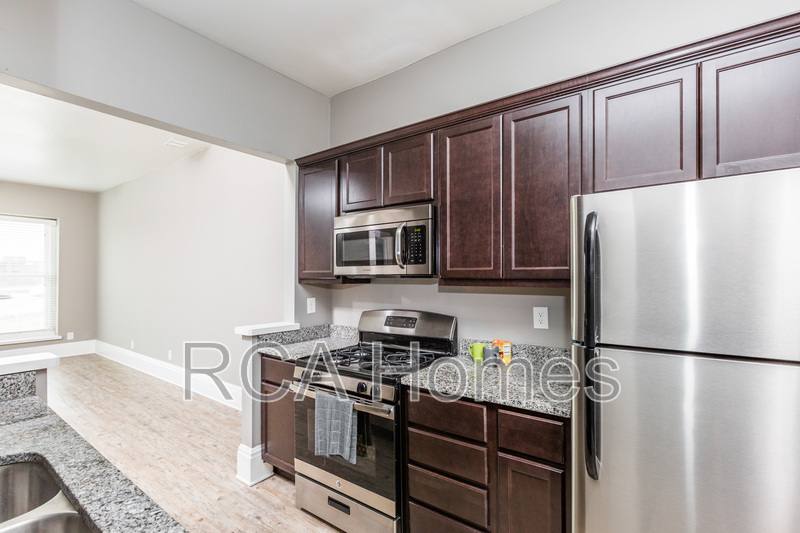 Apartment for rent at 913 Massachusetts Ave #B, Indianapolis, IN 46202