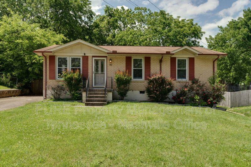House for rent at 110 Woodridge Dr, Hendersonville, TN 37075