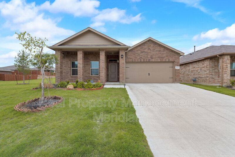 House for rent at 8313 Twisted Pine Way, Fort Worth, TX 76131