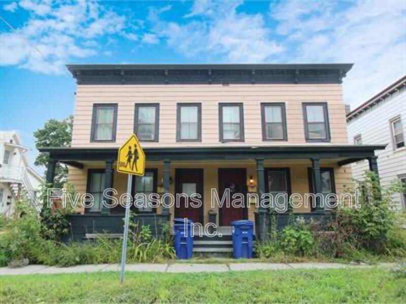 Apartment for rent at 100-2 N Champlain St, Burlington, VT 05401