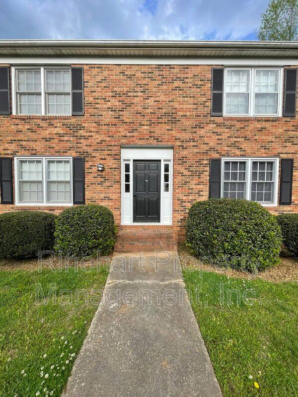 Apartment for rent at 1041 Meadow Dr #F, Lancaster, SC 29720