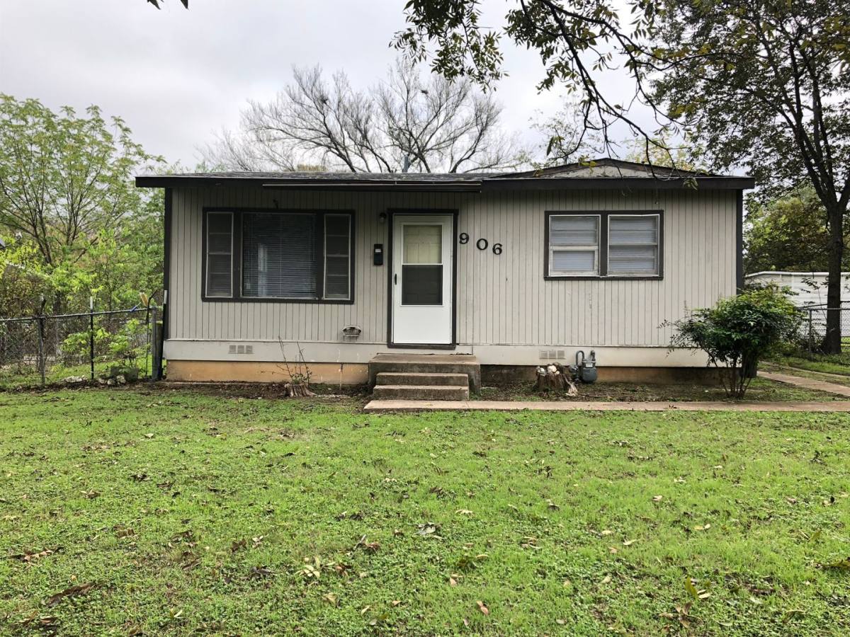 House for rent at 906 S 4th St, Killeen, TX 76541