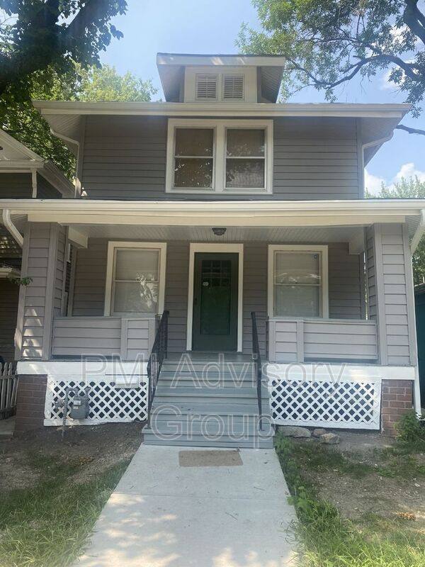 House for rent at 908 SW 12th St, Topeka, KS 66604
