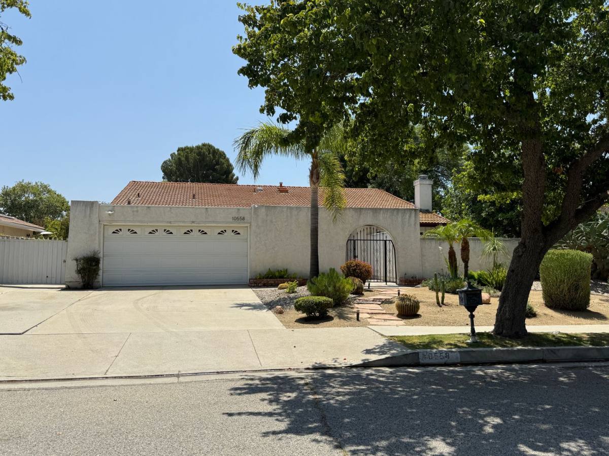 House for rent at 10558 Deering Ave, Chatsworth, CA 91311