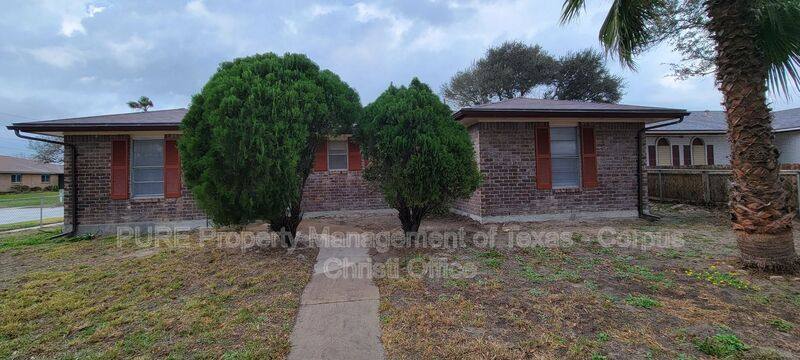 House for rent at 2255 Lombardy Dr, Corpus Christi, TX 78418