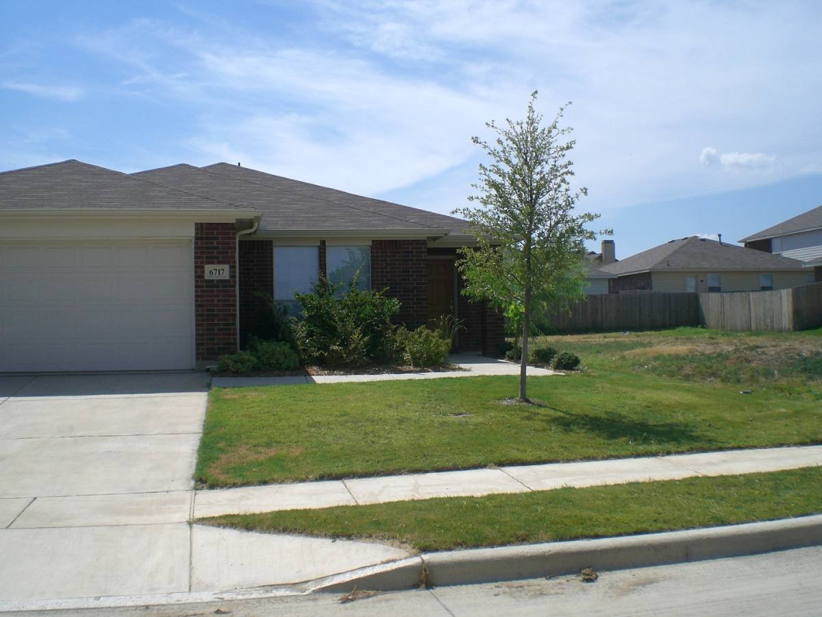 House for rent at 6717 Thaxton Trail, Fort Worth, TX 76137