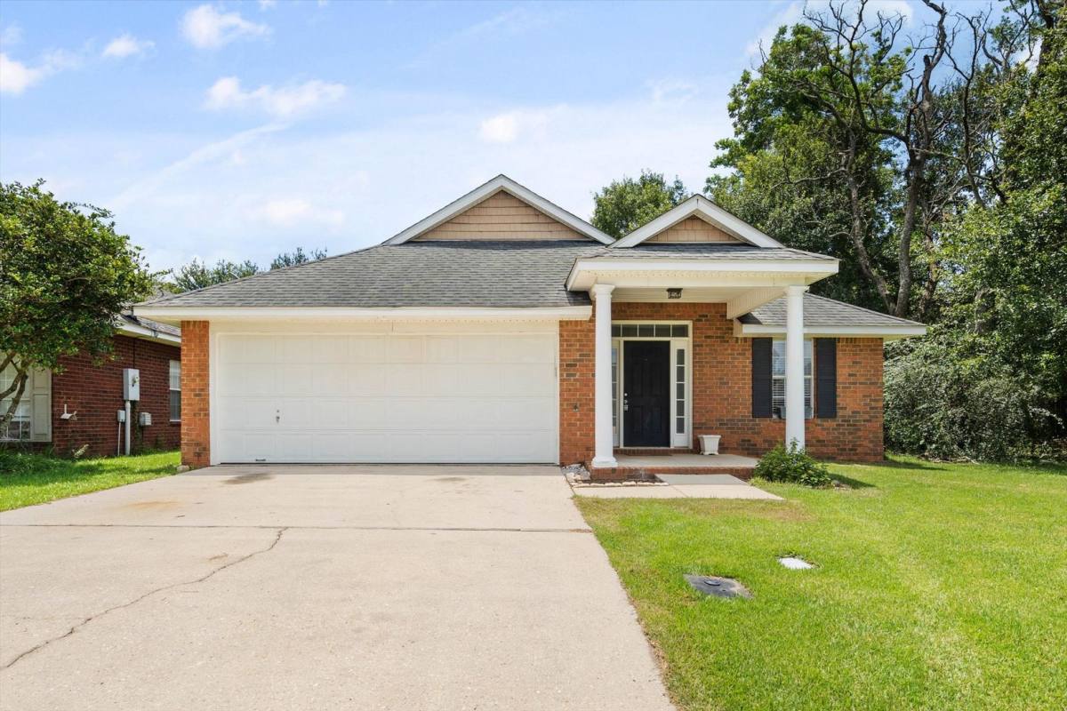 House for rent at 21570 Palmer Court, Robertsdale, AL 36567