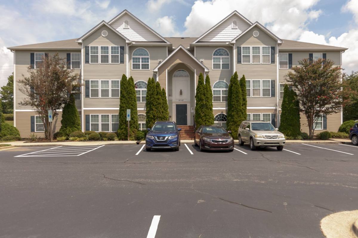 Condo for rent at 4702 Pennoak Lane #H, Greensboro, NC 27407